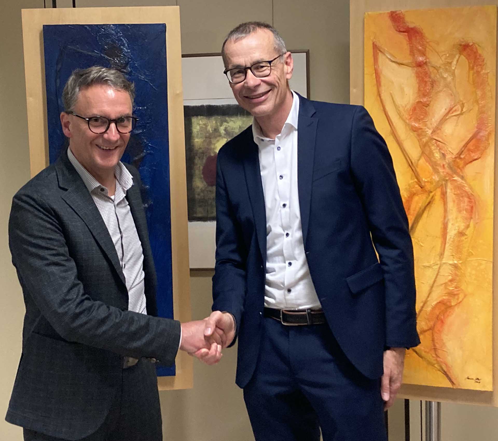 Markus Ibert, Oberbürgermeister Stadt Lahr gratuliert Bernhard Palm